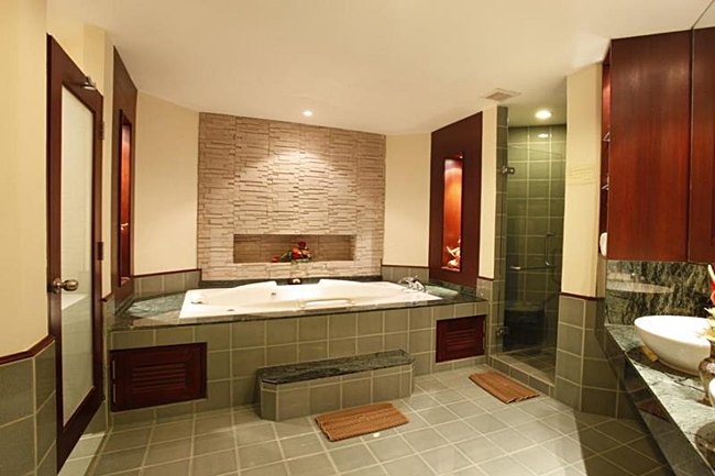 DJ fam suite 4.jpg