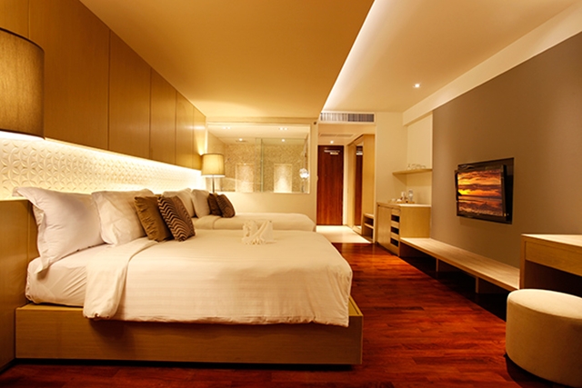 ss-sunset dlx pool access 3.jpg