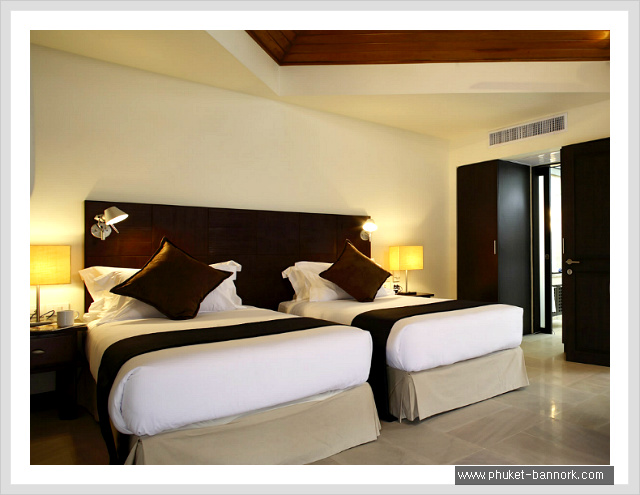2-8pool villa5.jpg