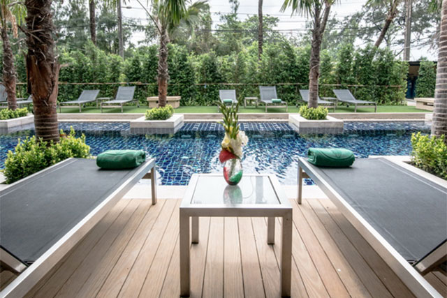 gw-dlx pool access-new1.jpg