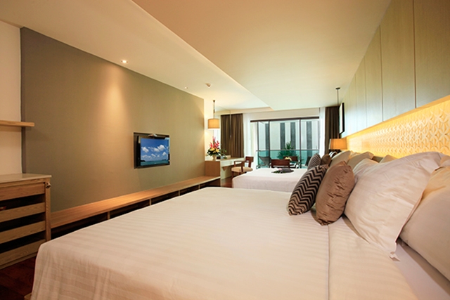 ss-sunset grand dlx pool access 2.jpg