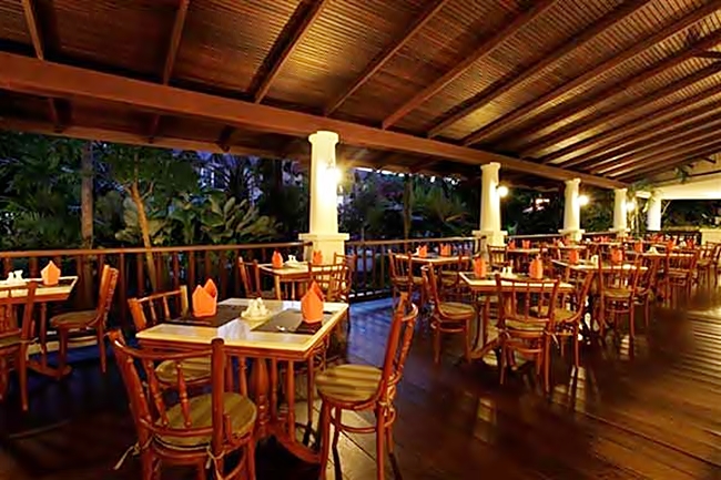 DJ restaurant 2.jpg